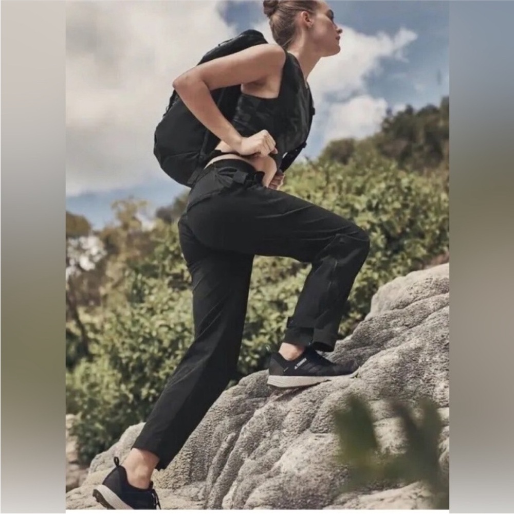 Athleta Trekkie Hike‎ Pants size 6 Black